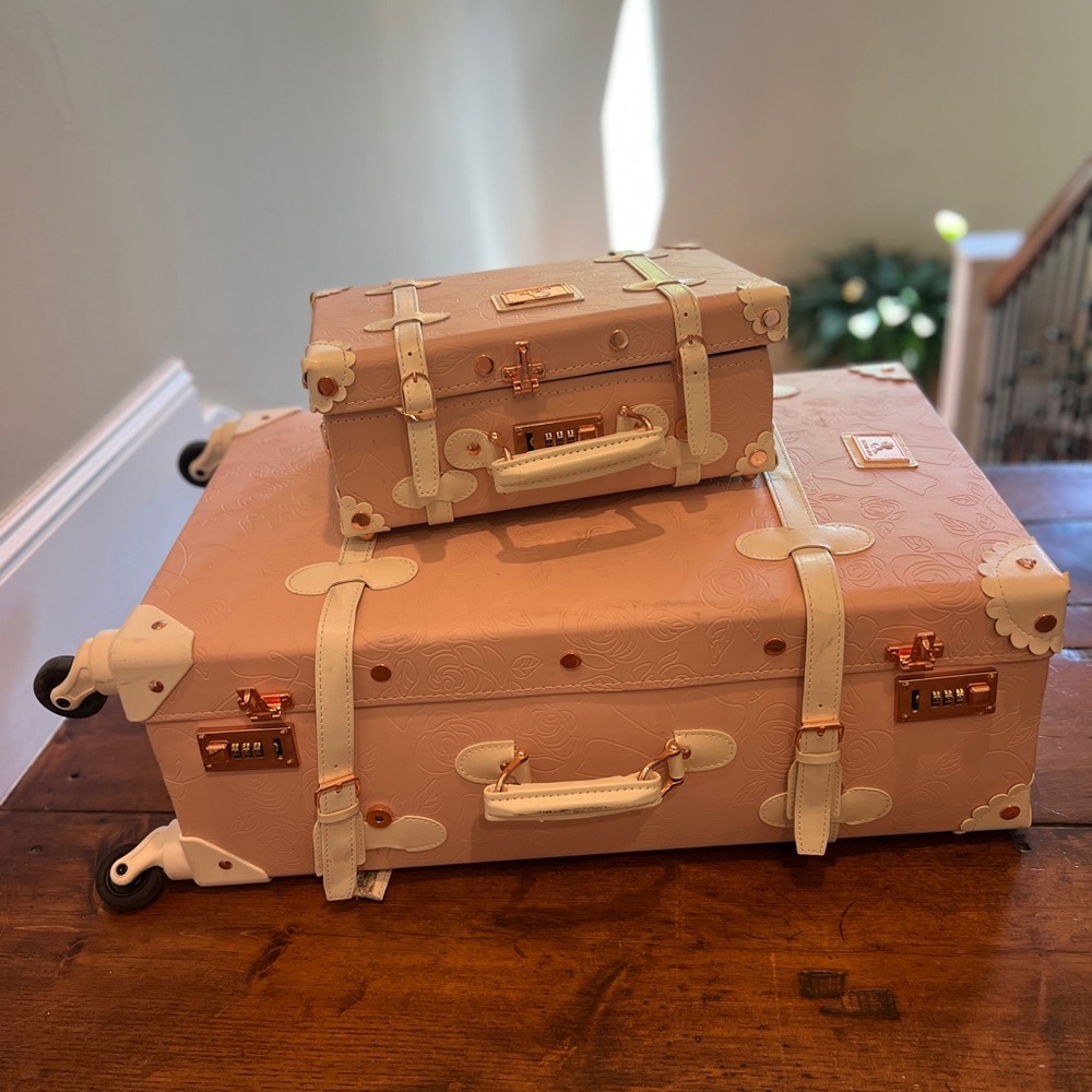 Luggage + carry on